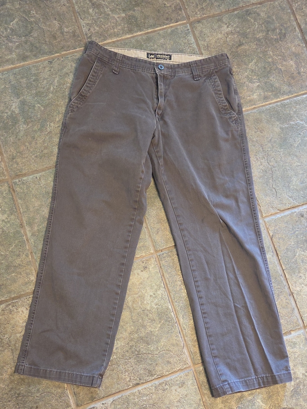 Lee Men's Straight Chinos in Charcoal Gray